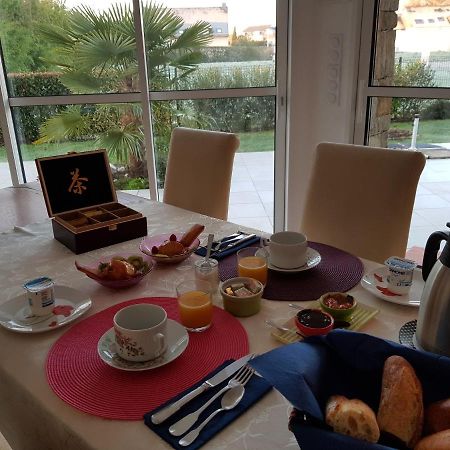 Chez Mt Et Jr Bed & Breakfast Vannes Bagian luar foto